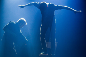 Photo de Lukaz Nedeleg et Youen Bodros lors d'une représentation de An Alabtroz